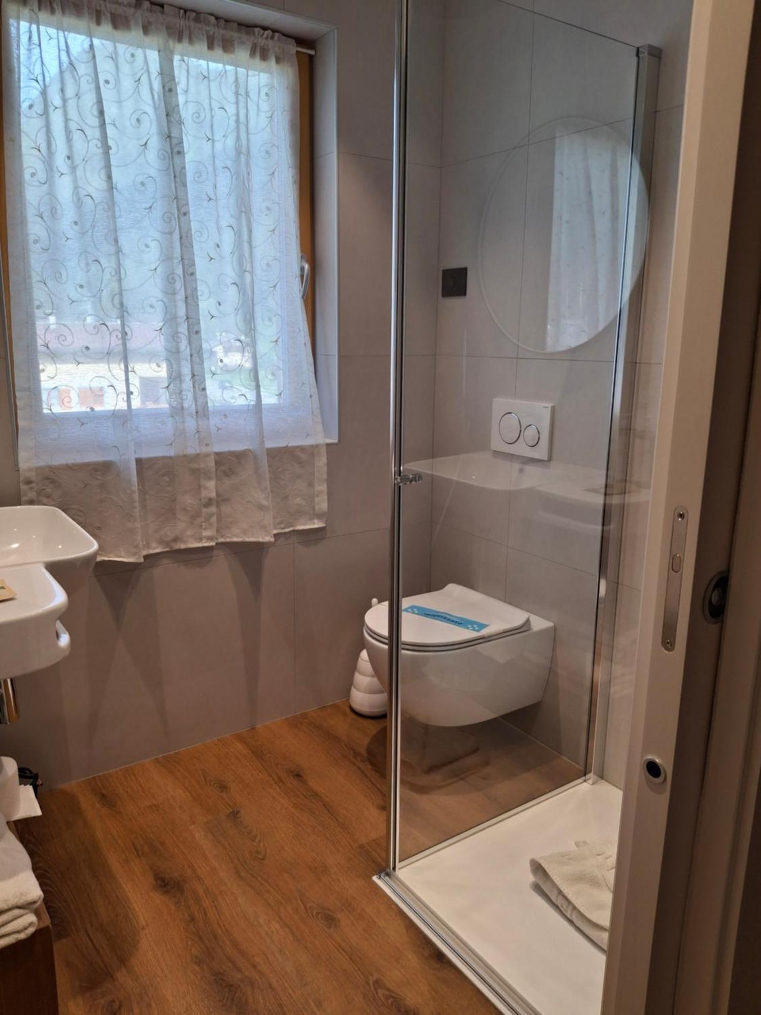 טיונה די טרנטו Hotel Dolomiti Saone מראה חיצוני תמונה